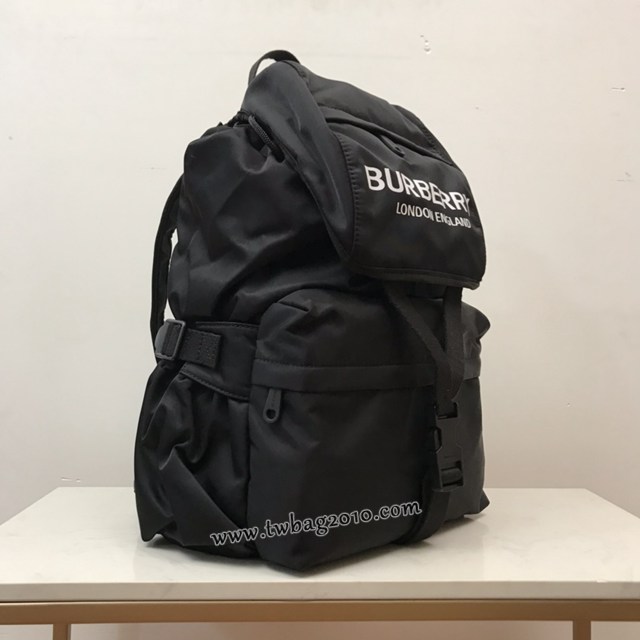 Burberry專門店新款實用型雙肩包 巴寶莉Vintage復古格紋尼龍男士雙肩包 yxb1448